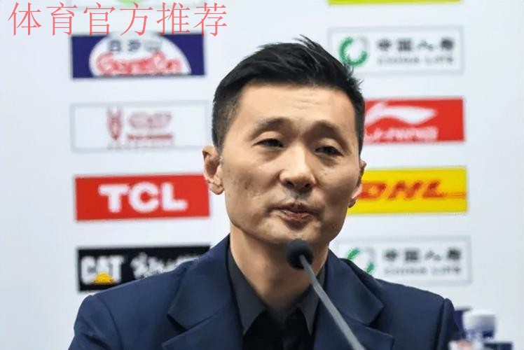 输北京发布会！直指防守和篮板问题，刘炜解析阿不都出场时间少！